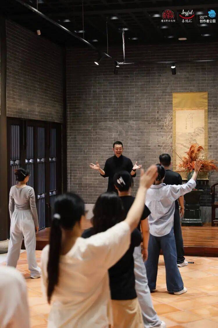 作、派对妆容、珠绣胸针超多趣味活动等你参与尊龙凯时链接【报名】广府·生活美学:精油手(图11) 作、派对妆容、珠绣胸针超多趣味活动等你参与尊龙凯时链接【报名】广府·生活美学:精油手(图11)