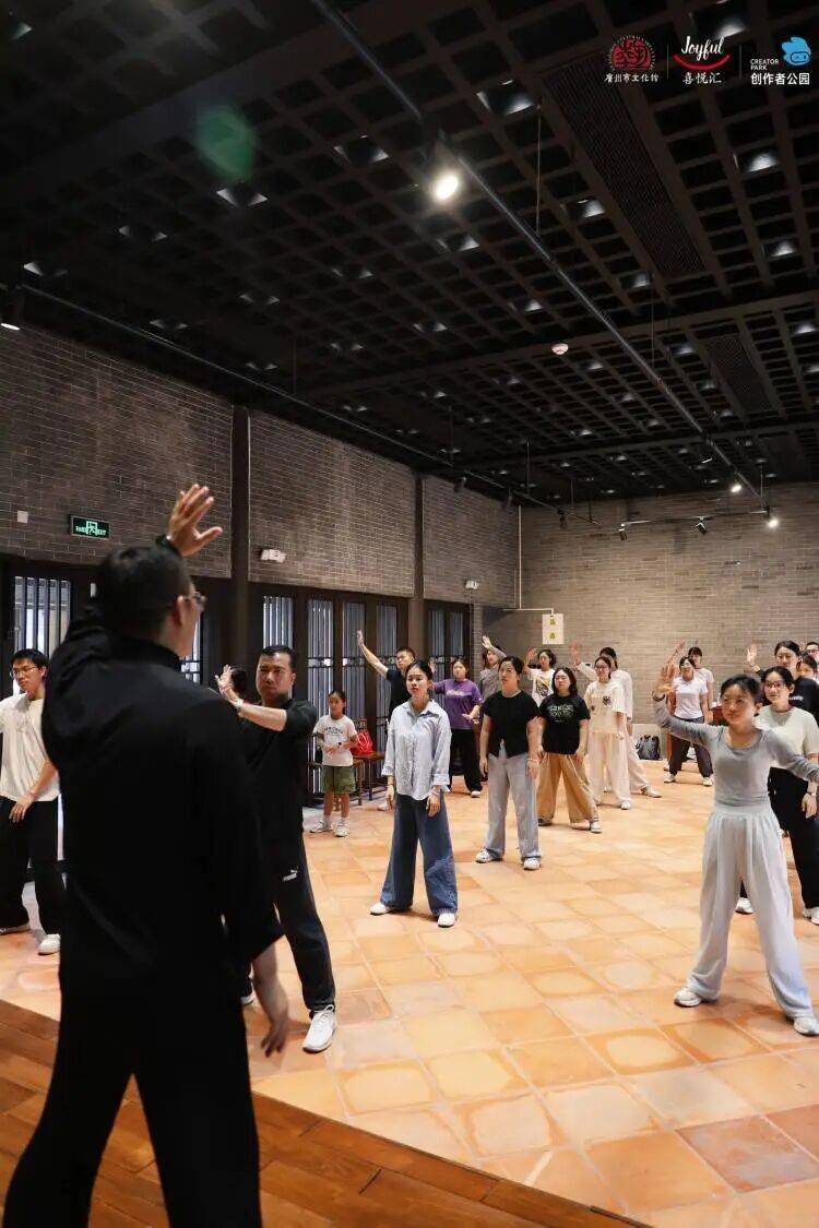 作、派对妆容、珠绣胸针超多趣味活动等你参与尊龙凯时链接【报名】广府·生活美学:精油手(图32) 作、派对妆容、珠绣胸针超多趣味活动等你参与尊龙凯时链接【报名】广府·生活美学:精油手(图32)